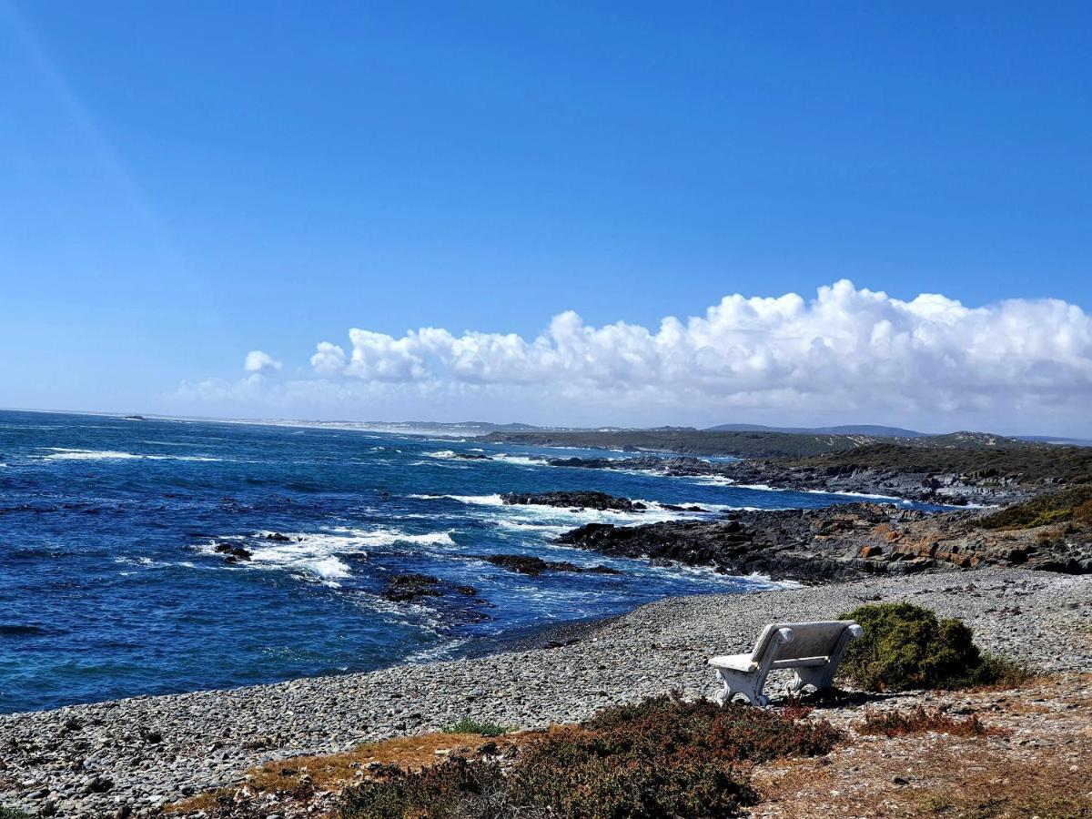 West Coast Seaside Getaway Hotel Grotto Bay Exterior foto