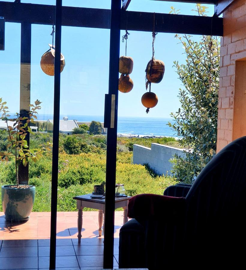 West Coast Seaside Getaway Hotel Grotto Bay Exterior foto